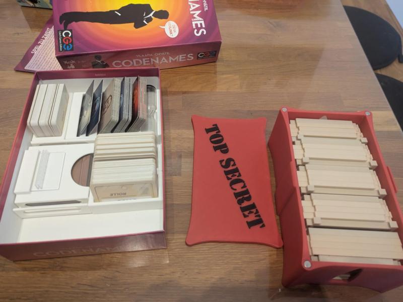 Codenames Material Set - Grid and Organiser