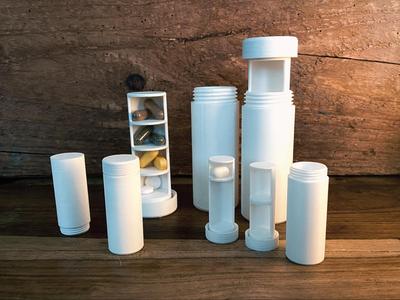 Screw-top containers for home or travel / 5 variations