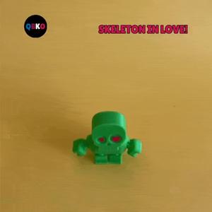 FLEXI ARTICULATED SKELETON IN LOVE (3d printing toy design and print in place).