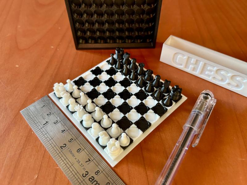 Micro travel chess