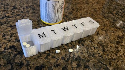 Daily Pill Organizer (filament hinge)