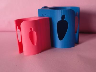 Water bottle holder/mount for rabbits, guinea pigs