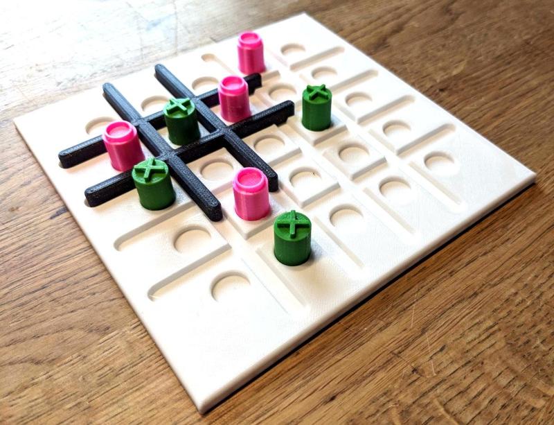 Moving Grid Tic Tac Toe