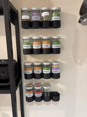 4 jar wall mounted spice rack (parametric, freecad)