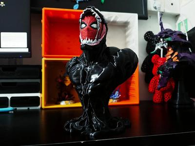Venom Devouring Spider-Man Bust