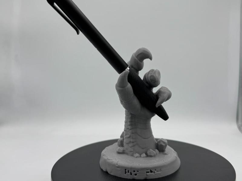 Dragon Claw Pen Holder