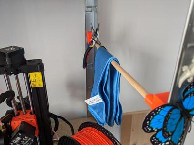 Hanger fitting a 10mm tube for Schwerlast-Steckregal