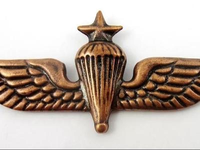 Greek Army Senior Parachute Jump Wings Badge