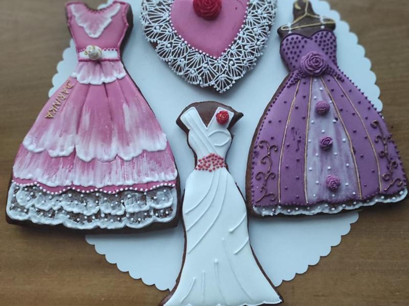 Dress cookie cutters (gingerbread)