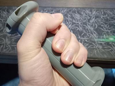 Grip handle for endless pipe