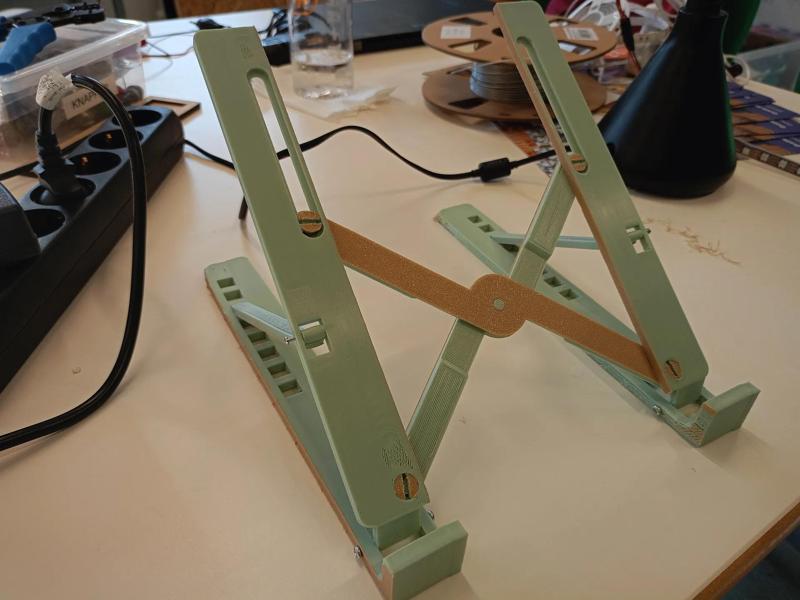Foldable Laptop Stand