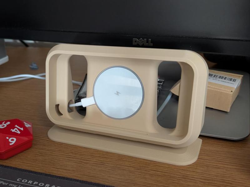 Pixel 9 / Pixel 9 Pro phone stand dock (both ways)