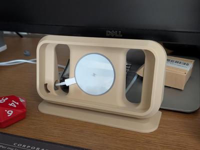 Pixel 9 / Pixel 9 Pro phone stand dock (both ways)