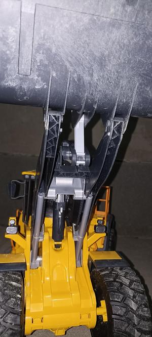 Bruder Volvo L260H Tilt bar
