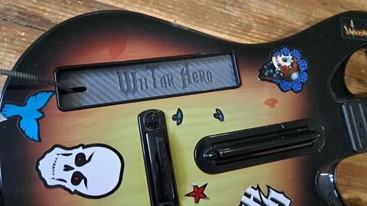 WiiTar Hero mod - Transform your old Wii guitar into a USB wired universal guitar