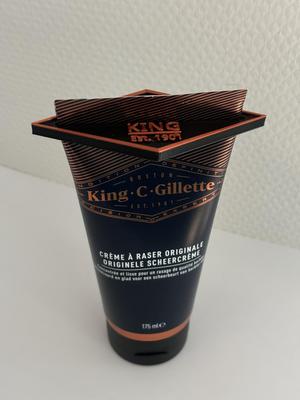 Squeezer for shaving creme