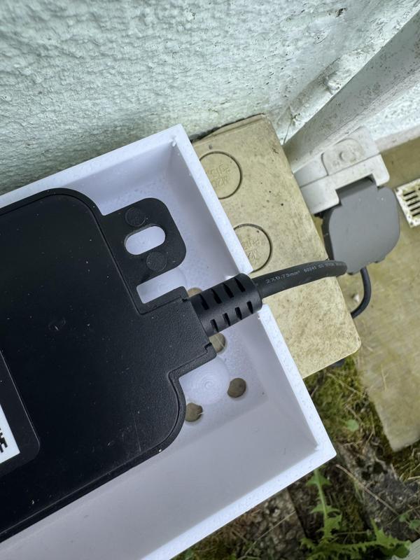 Water protection for an outside charger of lawnmower robot