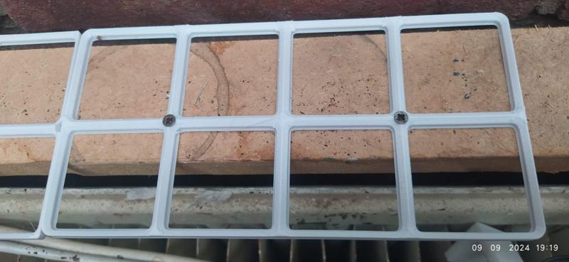baseplate 2 x 4 screwholes