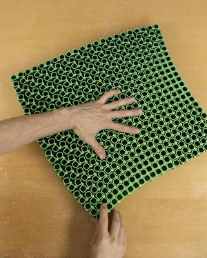 Auxetic Cubes // 18mm 22x22 Stacked