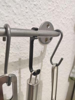 Snap on hook for 10mm rod