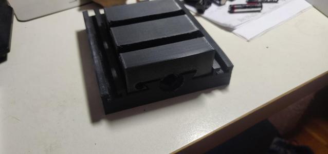 Cross slide for a Randa lathe
