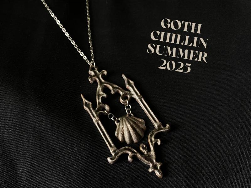 Summer Goth Seashell pendant necklace 