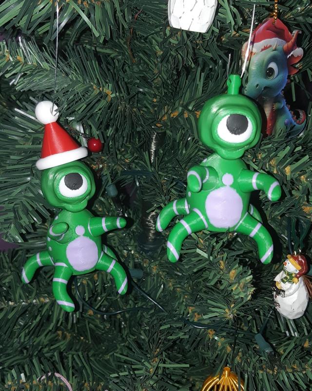 Alien Santa Poseable Ornament / Toy - Support Free
