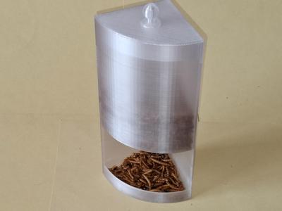 Mealworm Dispenser