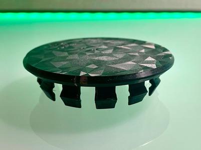 70 mm (outer) / 58 mm (inner) hubcap