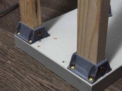 Wood holder bracket for 20x40 mm timber