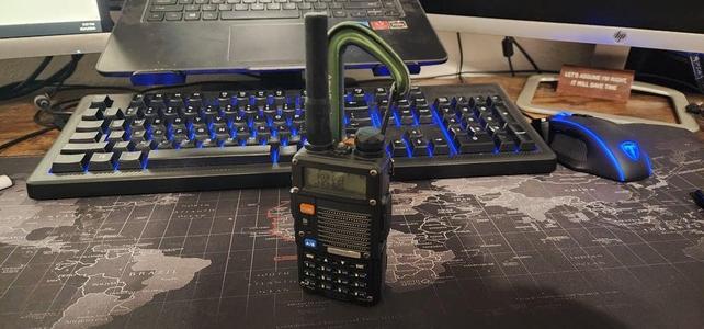 Baofeng UV-5R/F8HP Carabiner Clip