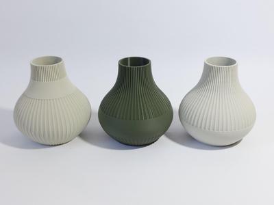 Mini Vase in Japanese-Scandinavian Style - 80mm, <30 grams, 2 hours