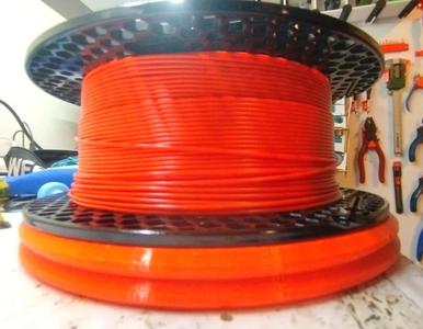 SLIM filament spool roller