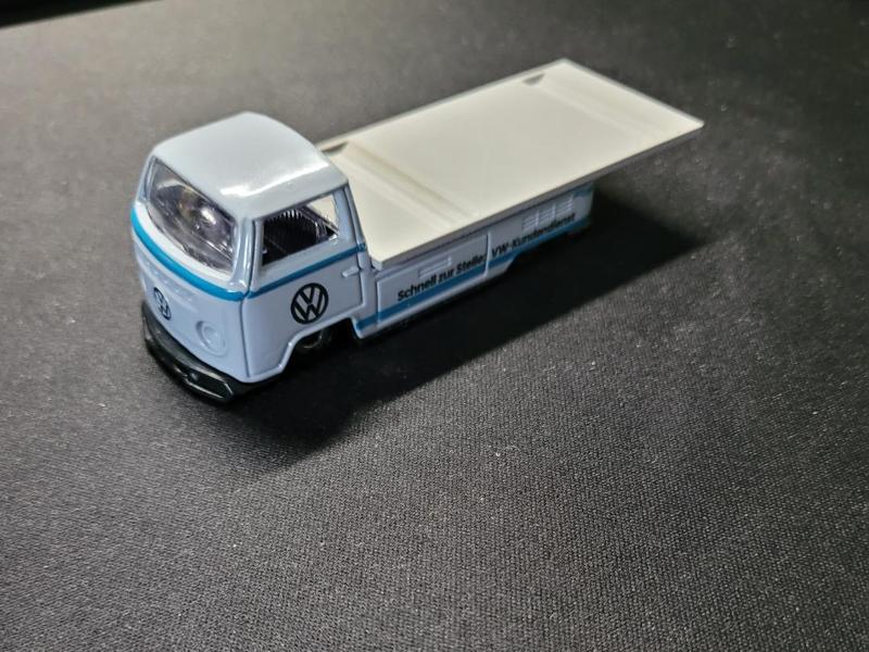 1/64 Hotwheels VW T2 plate 