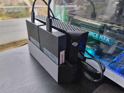 Triple External HDD Rack (3.5" + two 2.5")