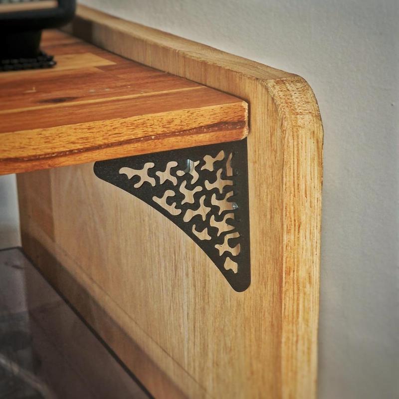 Corner Bracket with style