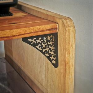 Corner Bracket with style