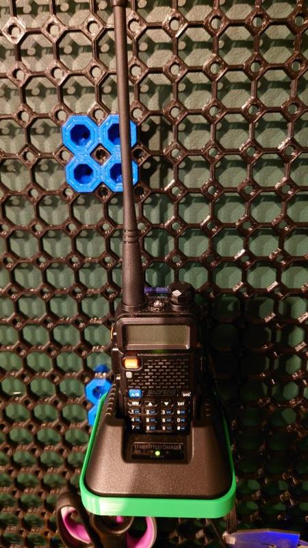 Baofeng UV-5R Charging station for multiboard