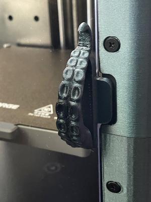 Kraken-ify mod for Flashforge 5M enclosure, tentacle handles