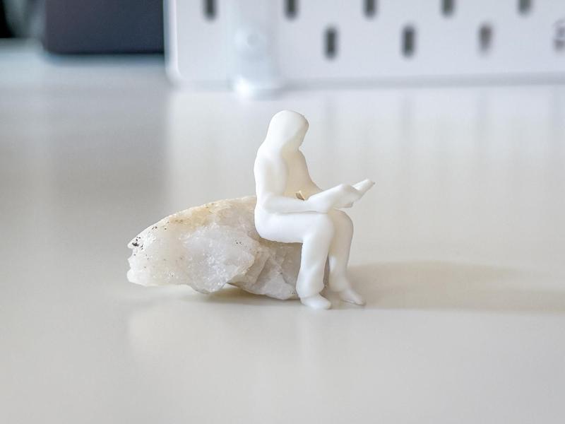 Miniature Sitting Woman/Reader II for your Diorama