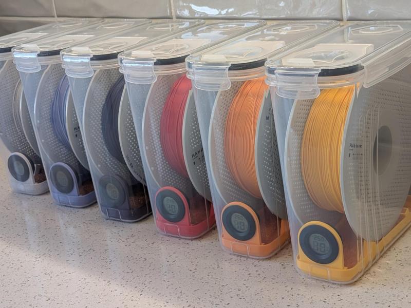 Dry filament spool container desiccant hygrometer