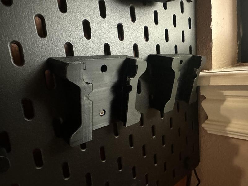 Milwaukee M18 Battery Mount for Skadis M3 T-Nut - Remix