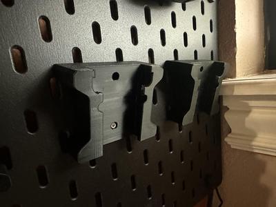 Milwaukee M18 Battery Mount for Skadis M3 T-Nut - Remix