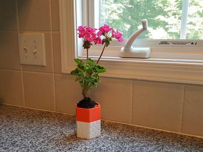 Self-watering Planter 3