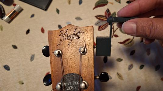 ladící klička (string winder)