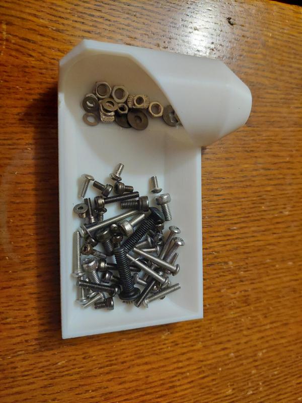 Small item counting tray with funnel