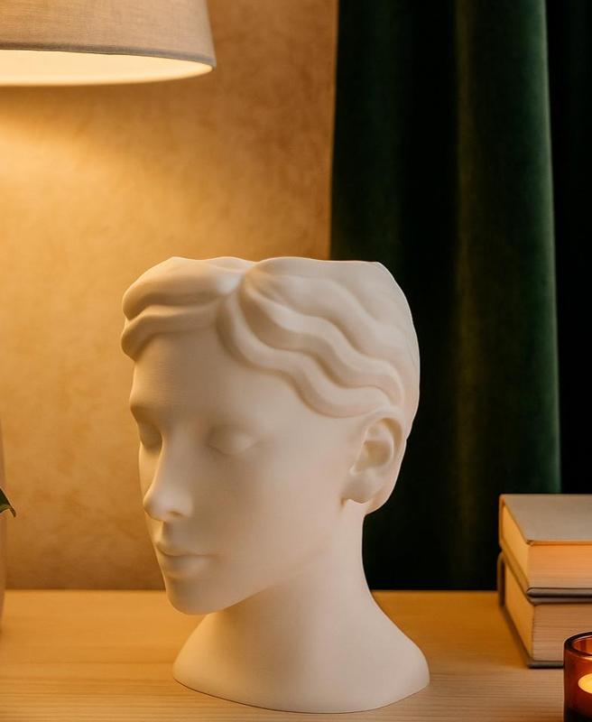 Musea Vase – Sculptural Bust-Inspired Home Decor