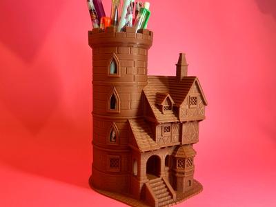 Pen holder house