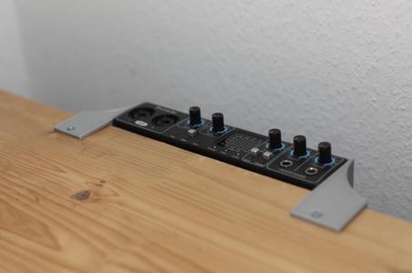 (BETA) Focusrite Saffire Pro 24 DSP vertical desk (d = 30,5mm) mount