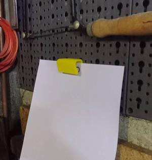 pegboard paperclip  pince papier murale
